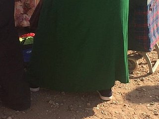 Beamy ass arab