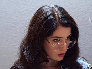 Babes - Quan sát người tham gia: Phần 1 2 - Nguy hiểm abella