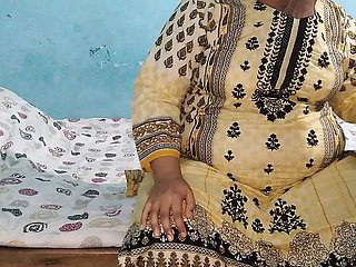 پڑوسی لڑکے پاکستانی دیسی گرم ، شہوت انگیز آنٹی کی چودائی - اریا میا (ہندی کوڈا کوڈی)
