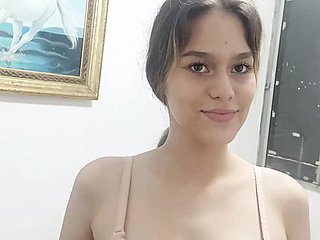 Я трахаю свою сестру, прежде чем она уйдет в колледж
