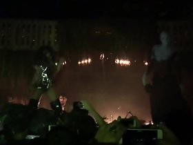 chap-fallen cantante pelose unembellished pubblico sul palco dj Spent Concerto nos 2